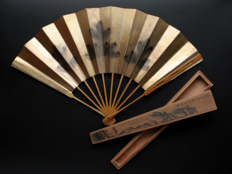 1891 Meiji ANTIQUE JAPANESE NOH KYOGEN KABUKI FAN & Fan-shaped wooden Box